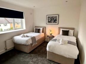 Newly Refurbished Sleep 6 Free Parking